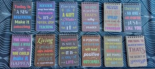 12 stuks zaknotitieboeken, 50 vellen - Leuke opschriften, Hobby en Vrije tijd, Tekenen, Nieuw, Overige typen, Ophalen of Verzenden