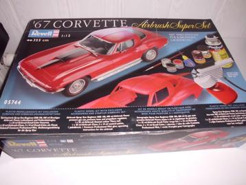 Chevrolet Corvette C2 Stingray '67 échelle 1/12 355cm de lon, Enlèvement ou Envoi, Neuf, 1:9 à 1:12, Voiture