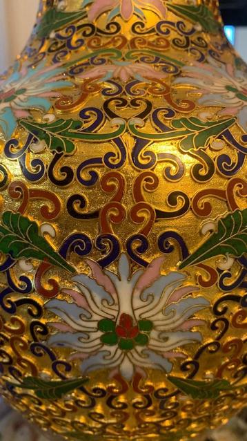 EXTRAODINARY CLOISONE COLLECTION WITH MAGNIFICENT 3D MOTIFS beschikbaar voor biedingen