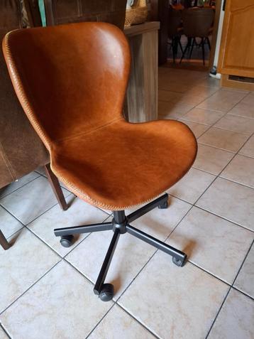 Bureau stoel beschikbaar voor biedingen