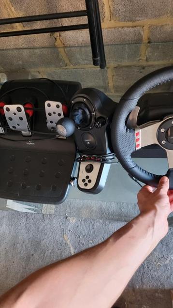 Kit volant logitech G27, Enlèvement ou Envoi, Comme neuf, Logitech