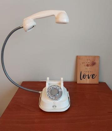 Sierlamp van retro telefoon