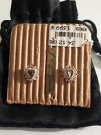 gouden hartjes oorbellen stekkers, Handtassen en Accessoires, Ophalen of Verzenden, Zo goed als nieuw, Goud, Knopjes of Stekers