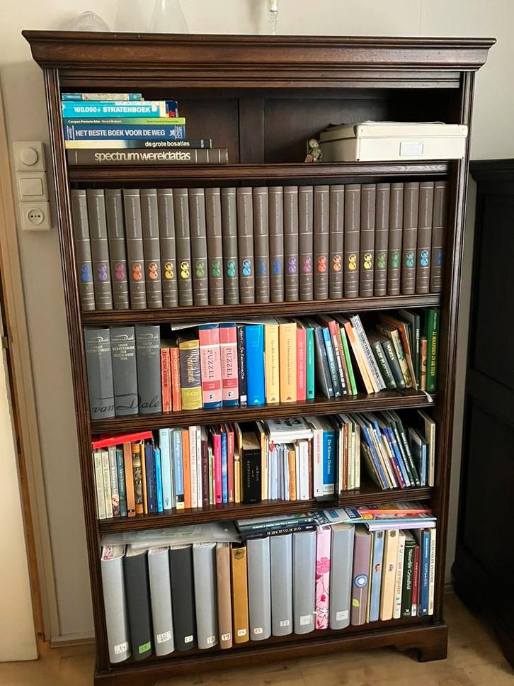 Mooie houten boekenkast, Huis en Inrichting, Kasten | Boekenkasten, Zo goed als nieuw, Ophalen