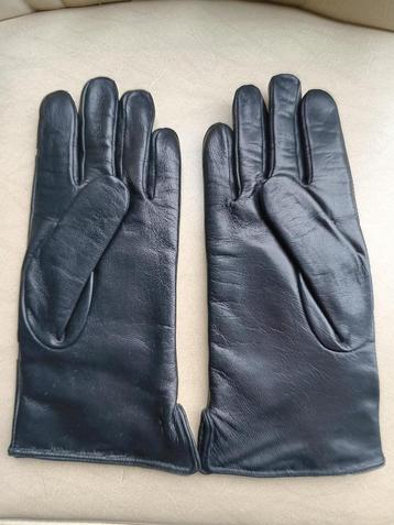 Mooi paar zwart leder handschoenen in verpakking nieuwstaat! beschikbaar voor biedingen