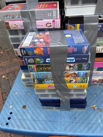 Videocassettes  Gratis beschikbaar voor biedingen