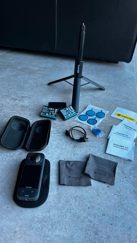 Insta360 X3 actiecamera set - Uitstekende staat., Audio, Tv en Foto, Fotocamera's Digitaal, Zo goed als nieuw, Ophalen of Verzenden