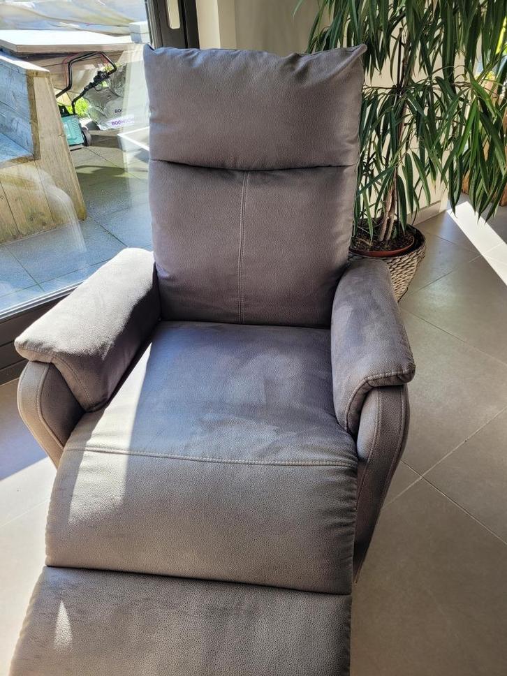 Electr. relaxzetel grijs - ophalen te Sint Niklaas, Huis en Inrichting, Fauteuils, Zo goed als nieuw, Stof, Ophalen