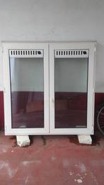 Een raam te koop, Doe-het-zelf en Bouw, Raamkozijnen en Schuifdeuren, Ophalen of Verzenden, Zo goed als nieuw