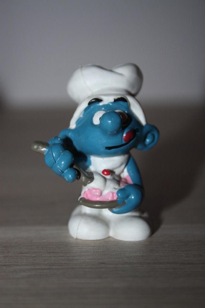 Fijnproever smurf, schleich 1984 , Peyo , Als nieuw, Verzamelen, Smurfen, Zo goed als nieuw, Poppetje, Figuurtje of Knuffel, Smulsmurf