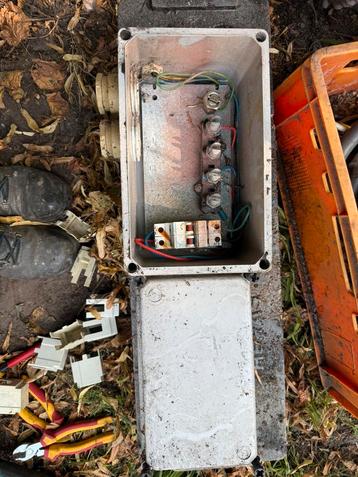 Industrie-Klemmenkasten – GRATIS af te halen (Gebruikt, 40) beschikbaar voor biedingen