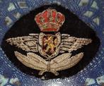Badge met pet voor onderofficier van de luchtmacht., Verzamelen, Militaria | Algemeen, Embleem of Badge, Luchtmacht, Ophalen of Verzenden