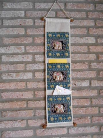 porte-brochures mural en textile porte-lettres éléphant coll