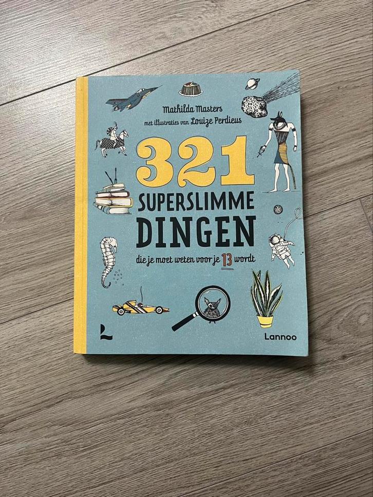 321 superslimme dingen die je moet weten voor je 13 wordt, Boeken, Kinderboeken | Jeugd | onder 10 jaar, Zo goed als nieuw, Ophalen