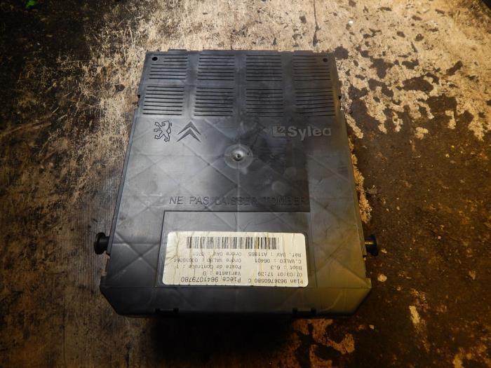 Zekeringkast van een Peugeot 307, Auto-onderdelen, Elektronica en Kabels, Peugeot, Gebruikt, 3 maanden garantie, Ophalen of Verzenden