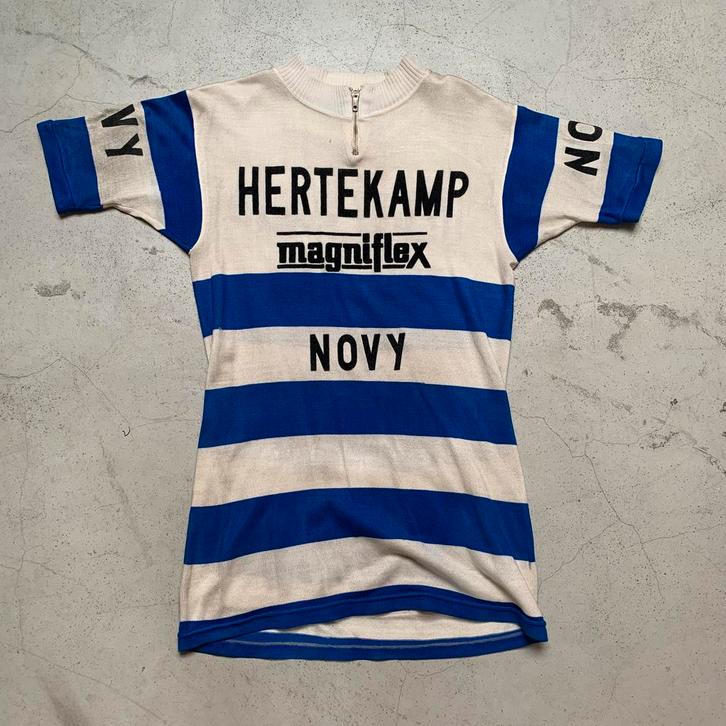Hertekamp Magniflex Novy 1970 koerstrui wielertrui, Fietsen en Brommers, Fietsaccessoires | Fietskleding, Overige maten, Ophalen of Verzenden