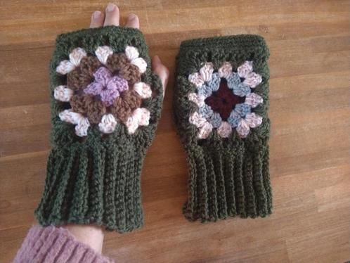 Groene granny square wanten handschoenen Nieuwe lekker dik, Vêtements | Femmes, Bonnets, Écharpes & Gants, Neuf, Gants, Envoi