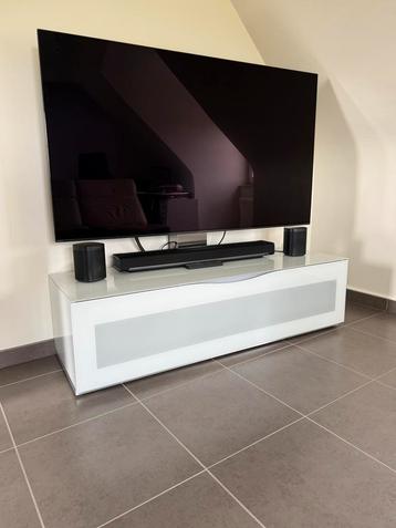 TV meubel met beugel beschikbaar voor biedingen