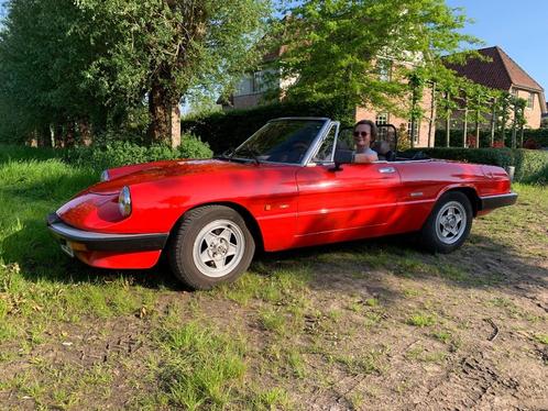 oldtimer Alfa Romeo 1983 Cabrio, Auto's, Oldtimers, Particulier, Lederen bekleding, Metaalkleur, Mistlampen, Open dak, Radio, Startonderbreker