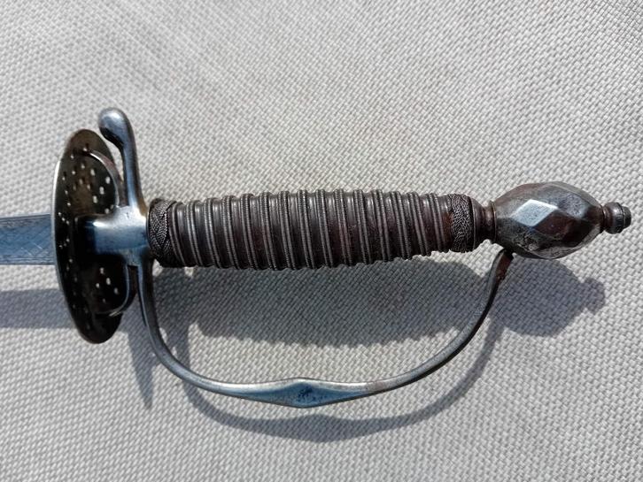 Zeer zeldzame 18e eeuwse luxueuze degen met graveringen, Verzamelen, Militaria | Algemeen, Landmacht, Zwaard of Sabel, Ophalen of Verzenden