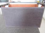 bruine krantenbak leder look 44 cm x 25 cm x hoogte 24 cm, Ophalen, Gebruikt