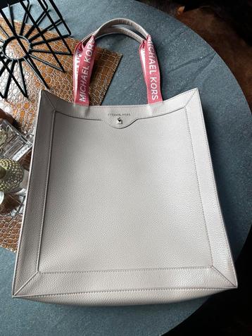 Michael Kors beschikbaar voor biedingen