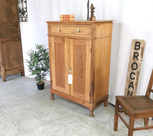 Antieke boeren linnen-/voorraad kast in pitchpine H 130 B 91, Antiek en Kunst, Antiek | Meubels | Kasten, Ophalen
