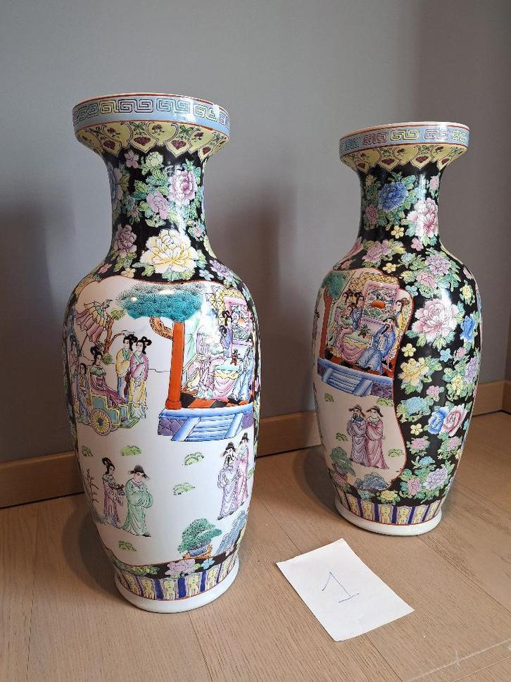 2 Chinese porseleinen Famille Rose vazen, Antiek en Kunst, Antiek | Vazen, Ophalen