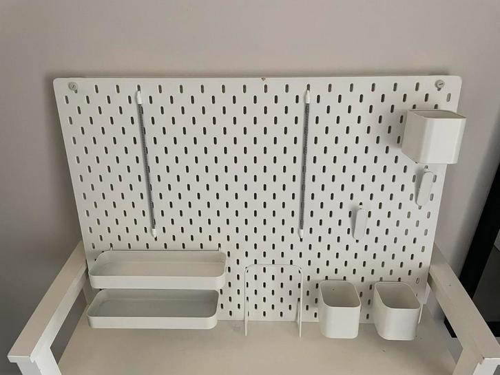 Pegboard wit met diverse accessoires, Huis en Inrichting, Woonaccessoires | Memoborden, Gebruikt, Overige typen, Ophalen