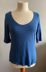 Blauw topje met driekwartsmouw Atelier May maat 38 - NIEUW, Maat 38/40 (M), Atelier May, Nieuw, Korte mouw