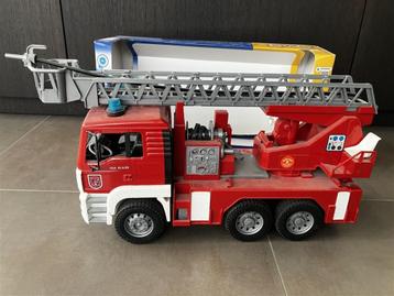 Bruder 2771 MAN Brandweerwagen met draailadder beschikbaar voor biedingen
