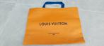 Louis Vuitton paper bag/sac en papier, Bijoux, Sacs & Beauté, Trousses de toilette, Comme neuf, Enlèvement, Homme ou Femme, Orange