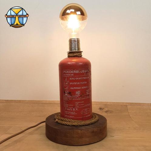 Lampe de table fabriquée à partir d'un extincteur/lampe exti, Maison & Meubles, Lampes | Lampes de table, Comme neuf, Enlèvement ou Envoi