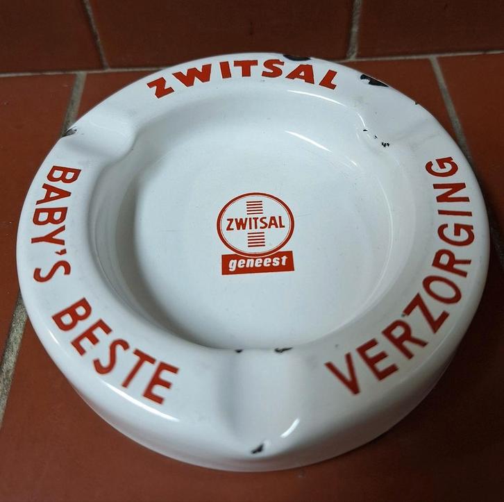 Emaille asbak Zwitsal Baby's beste verzorging, Verzamelen, Merken en Reclamevoorwerpen, Gebruikt, Gebruiksvoorwerp, Ophalen of Verzenden