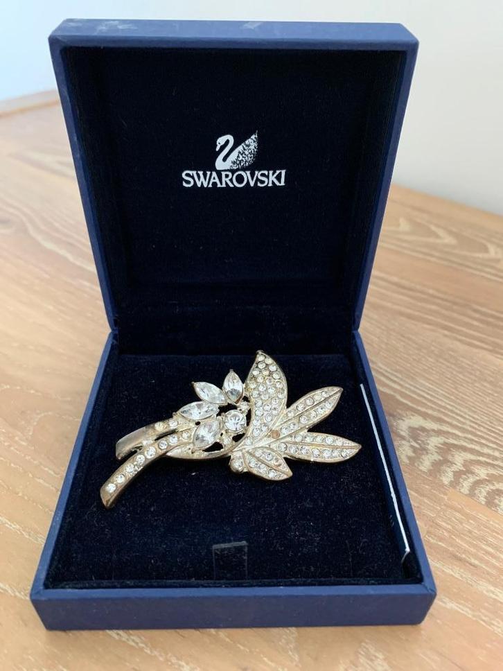 Swarovski borstspeld - gratis levering in België, Antiek en Kunst, Curiosa en Brocante, Ophalen of Verzenden