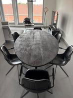 Eettafel en stoelen, Ophalen