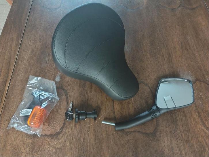 Pièces pour Peugeot Fox Deluxe et Peugeot 103, Vélos & Vélomoteurs, Pièces de cyclomoteur | Scooters, Comme neuf, Peugeot, Selle