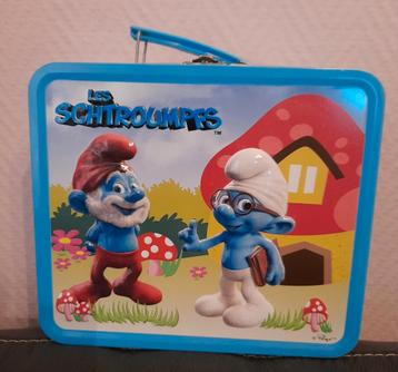 Mooie metalen Smurfenkoffer beschikbaar voor biedingen