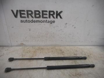 GASDRUKVEERSET ACHTER Ford Focus 2 (01-2004/09-2012) beschikbaar voor biedingen