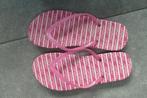 Roze teenslippers Melvin (V32), Kleding | Dames, Schoenen, Slippers, Melvin, Ophalen of Verzenden, Zo goed als nieuw