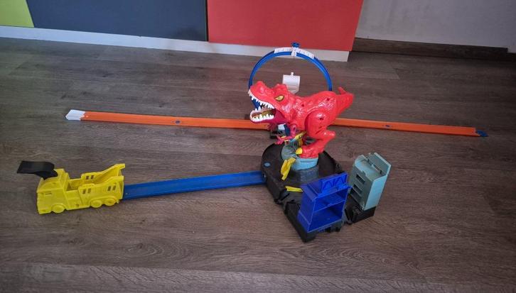 Hot Wheels T-Rex + Hot Wheels Looping, Kinderen en Baby's, Speelgoed | Racebanen, Gebruikt, Racebaan, Handmatig, Hot Wheels, Ophalen
