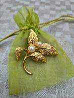Vergulde vintage broche met bladeren en parels, Ophalen of Verzenden