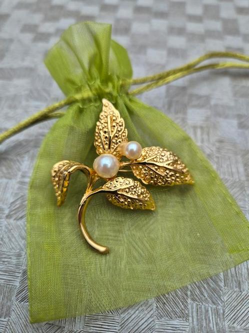 Vergulde vintage broche met bladeren en parels, Handtassen en Accessoires, Broches, Ophalen of Verzenden