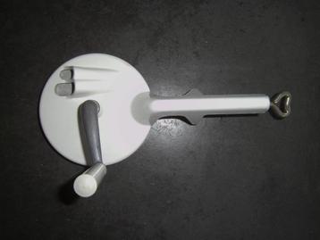 Vintage coupebonen in wit  beschikbaar voor biedingen