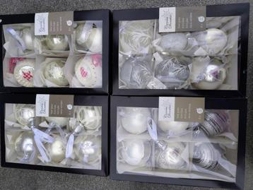 4 dozen glazen kerstballen met de mond geblazen beschikbaar voor biedingen