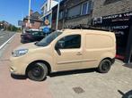 Kangoo 1.5DCI model 2015 origineel wit opnieuw geverfd beige, Auto's, Bestelwagens en Lichte vracht, Te koop, Grijs, Beige, Diesel