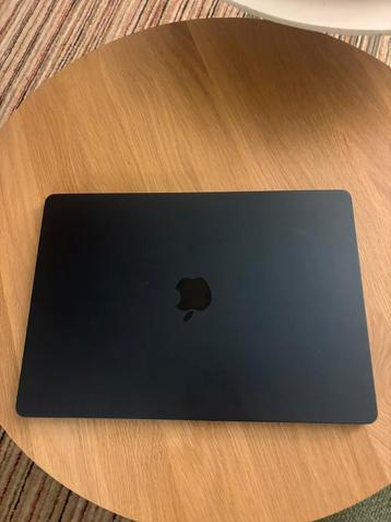 Macbook air 15inch QWERYY + accesoires beschikbaar voor biedingen