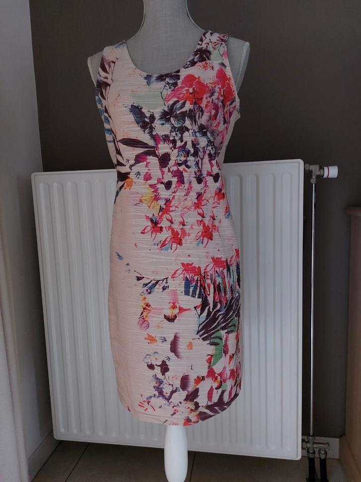 Super mooi kleedje - Meduim, maat 38/40, Kleding | Dames, Jurken, Zo goed als nieuw, Maat 38/40 (M), Ophalen of Verzenden