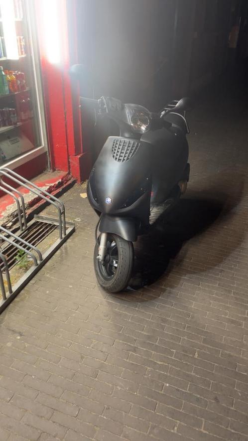 Zip 4 t a klasse, Fietsen en Brommers, Scooters | Piaggio, Zip, Ophalen