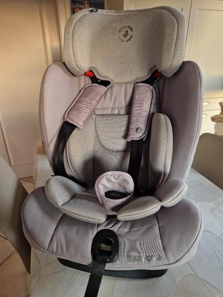 Autostoel Maxi-Cosy Titan, Kinderen en Baby's, Autostoeltjes, Zo goed als nieuw, Maxi-Cosi, 9 t/m 36 kg, Isofix, Verstelbare rugleuning